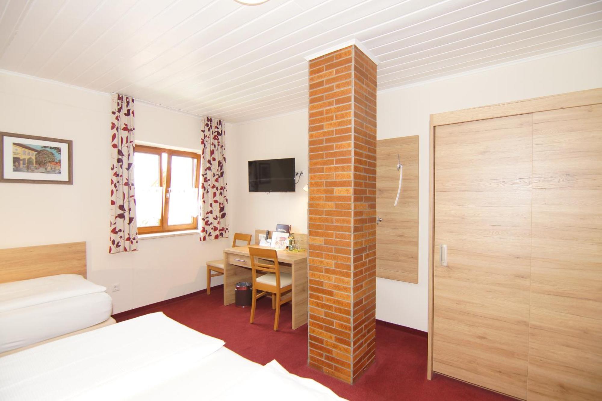 Gasthaus Und Landhotel Wiedmann Eresing المظهر الخارجي الصورة