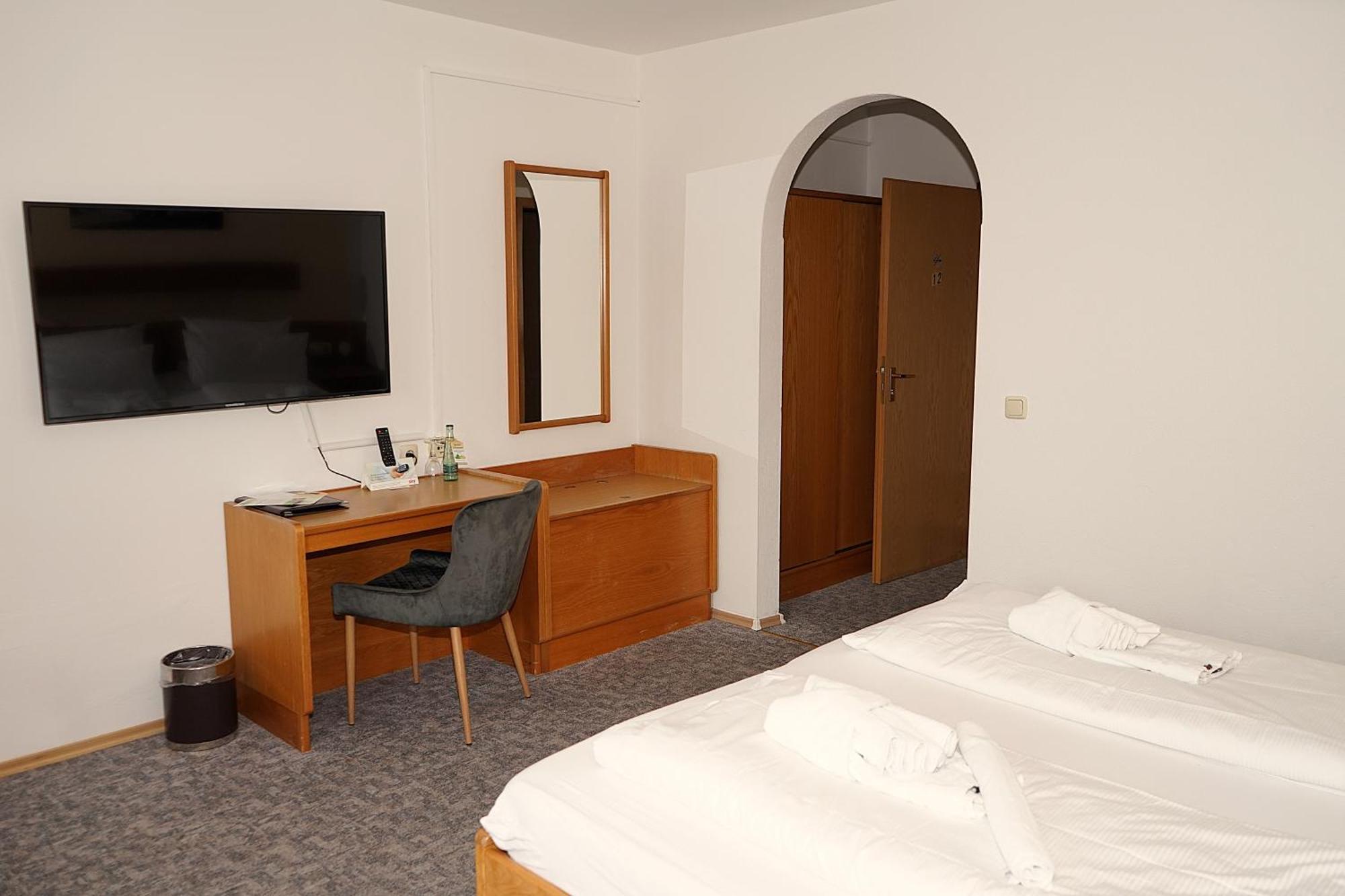 Gasthaus Und Landhotel Wiedmann Eresing المظهر الخارجي الصورة