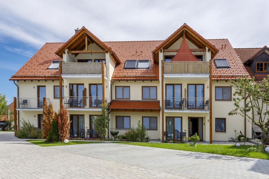 Gasthaus Und Landhotel Wiedmann Eresing المظهر الخارجي الصورة