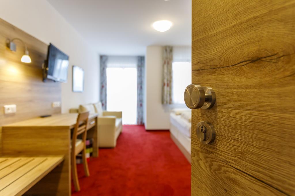 Gasthaus Und Landhotel Wiedmann Eresing المظهر الخارجي الصورة