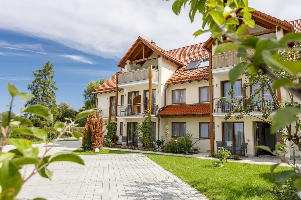 Gasthaus Und Landhotel Wiedmann Eresing المظهر الخارجي الصورة