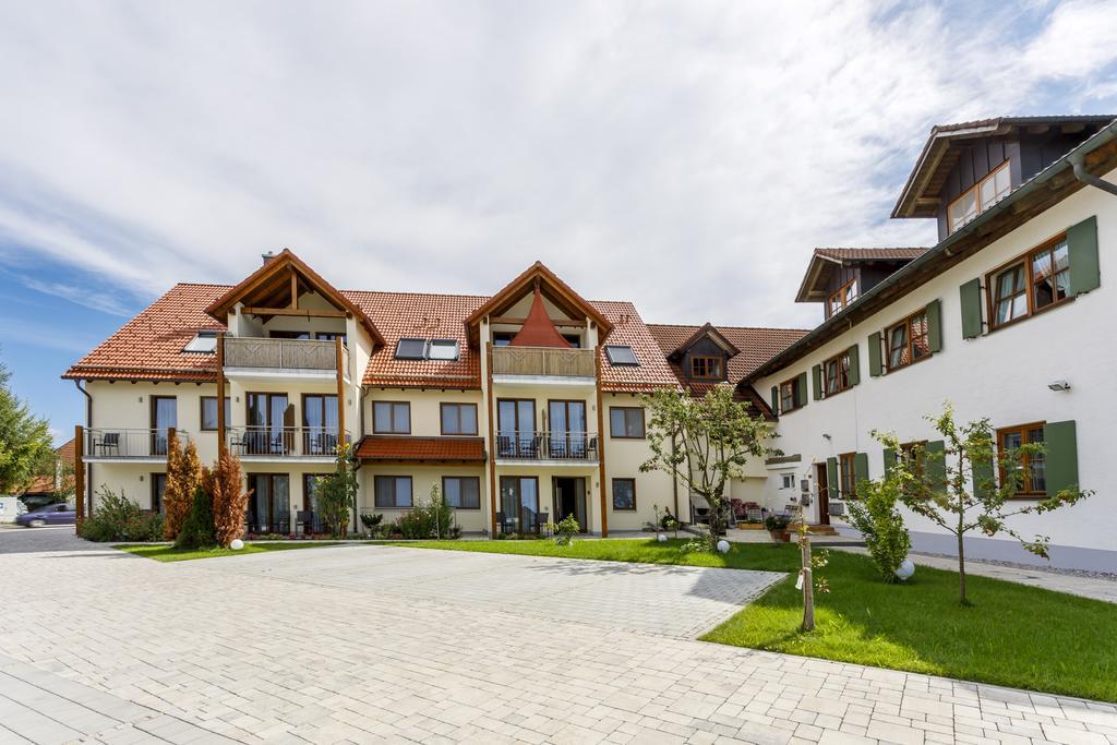 Gasthaus Und Landhotel Wiedmann Eresing المظهر الخارجي الصورة